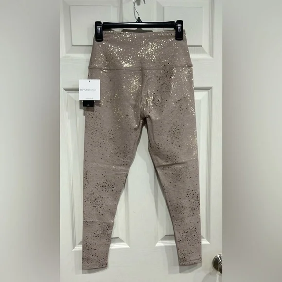 Beyond Yoga Women's Large Lucky Stars SoftShine High Waisted Midi Legging NWT - Picture 3 of 7